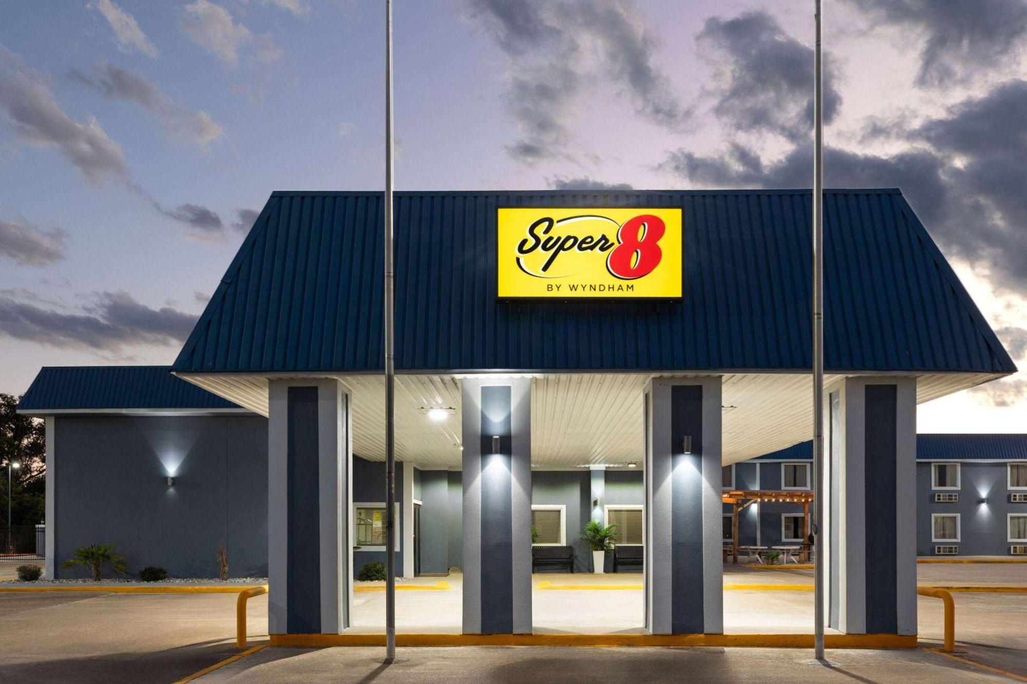 Super 8 By Wyndham Buffalo Exterior foto